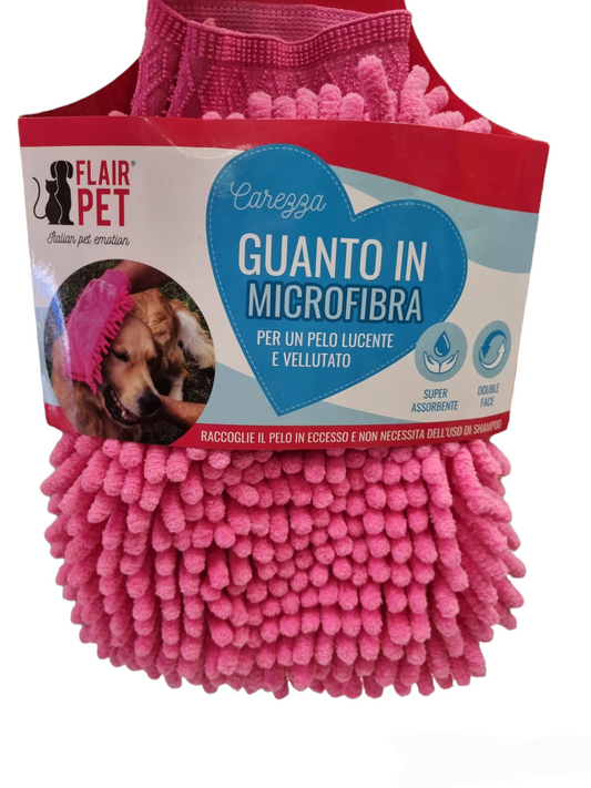 Guanto in microfibra, per un pelo lucente e vellutato.